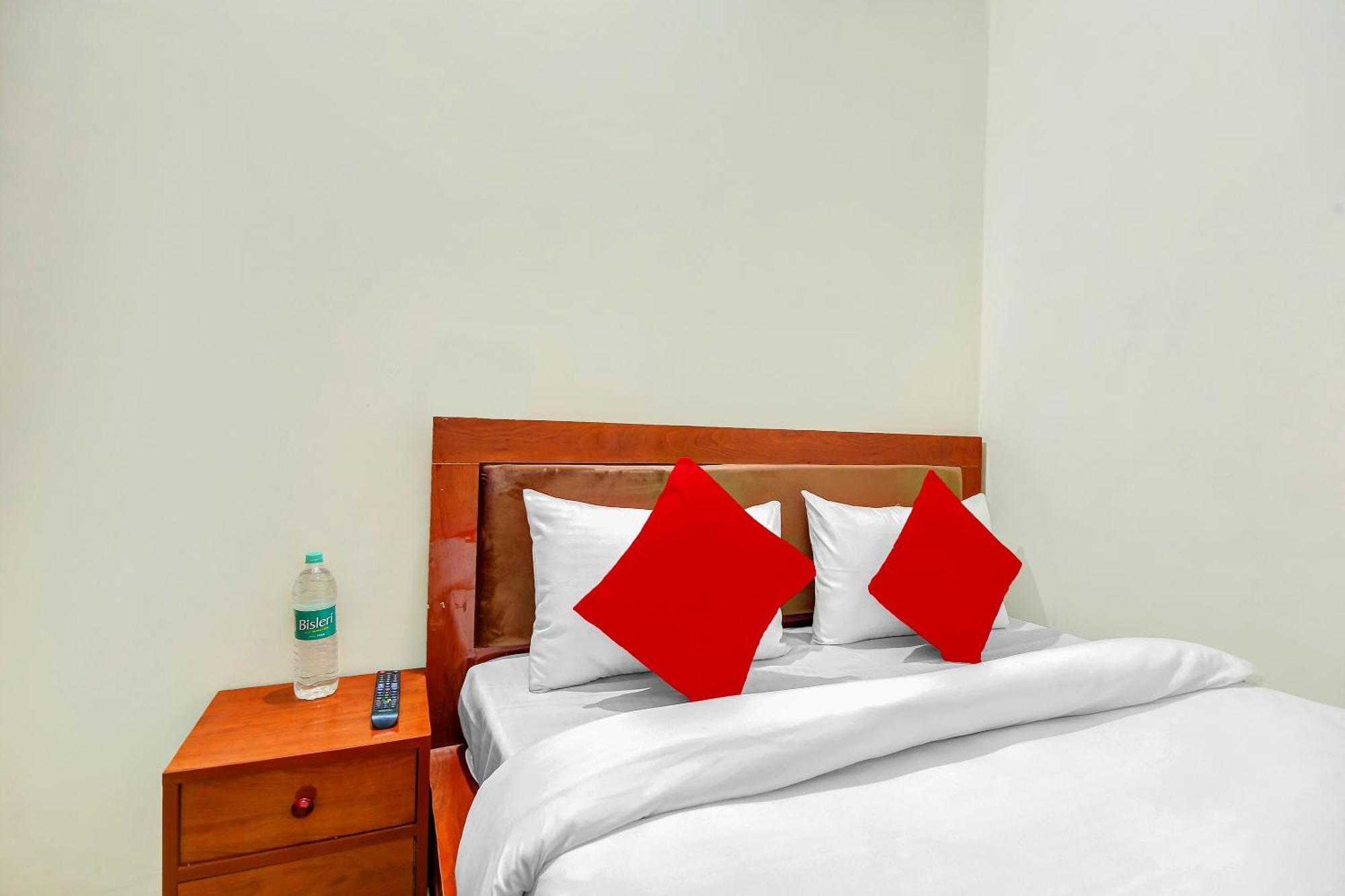 Hotel O Yash Hotel กาเซียบัด ภายนอก รูปภาพ