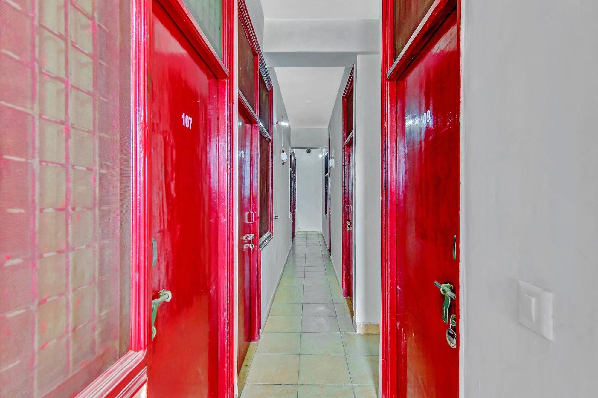 Hotel O Yash Hotel กาเซียบัด ภายนอก รูปภาพ